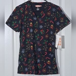 Elite Med Performance Festive Holiday Print Scrub Top Sz. S NWT